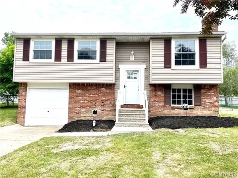 1409 Darlington Dr, Evans, NY 14047