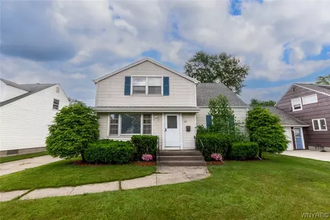 24 Mayfair Ln, Tonawanda, NY 14150