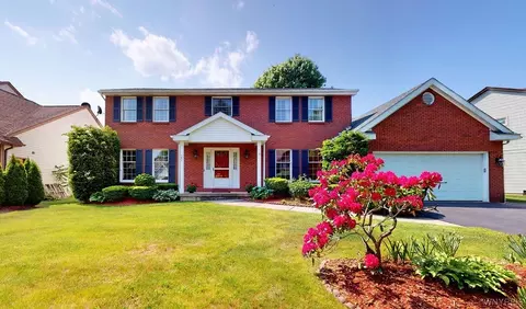 147 Londonderry Ln, Getzville, NY 14068