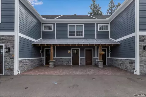 2 Glen Burn Trl, Ellicottville, NY 14731