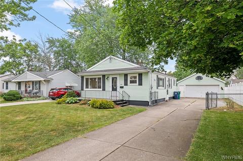 1084 100th St, Niagara Falls, NY 14304
