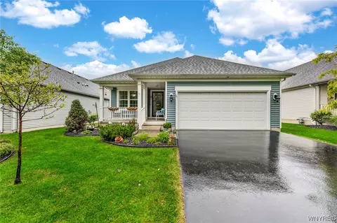 21 Blossom Wood Ln, Cheektowaga, NY 14227