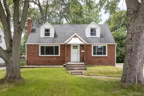 84 Dellwood Rd, Amherst, NY 14226