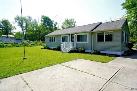 485 Herr Rd, Evans, NY 14006