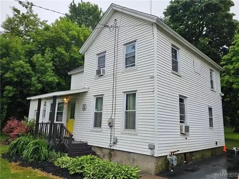 256 Hamilton St, Albion, NY 14411