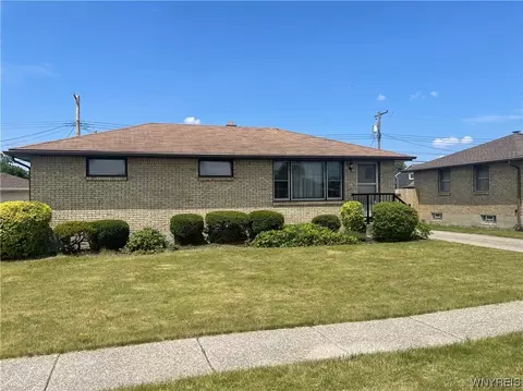 22 Diane Dr, Cheektowaga, NY 14225