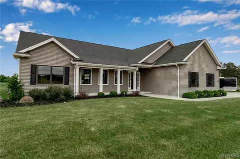 1510 Quaker Rd, Orchard Park, NY 14127