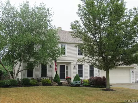 5651 Green Meadow Ct, Hamburg, NY 14075