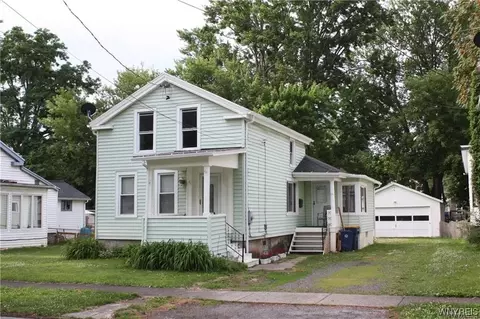 46 Lewis St, Lockport, NY 14094