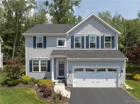 80 Stonebridge Dr, East Amherst, NY 14051