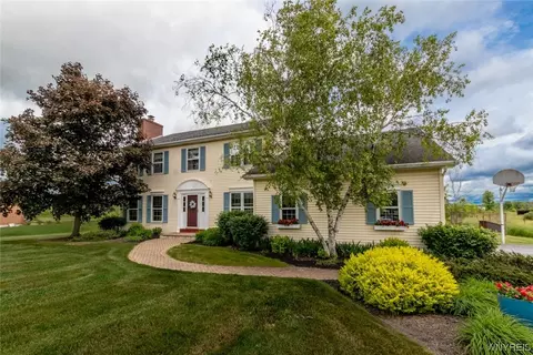 6591 Conner Rd, East Amherst, NY 14051