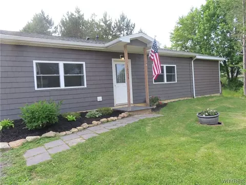 10248 Clarksburg Rd, Eden, NY 14057