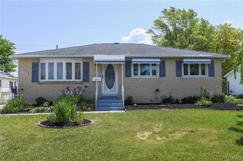 157 Neubauer Ct, West Seneca, NY 14224
