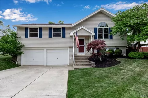 237 Heather Hill Dr, West Seneca, NY 14224