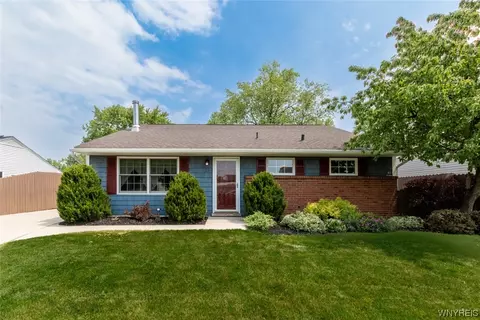 27 Redway Rd, Grand Island, NY 14072