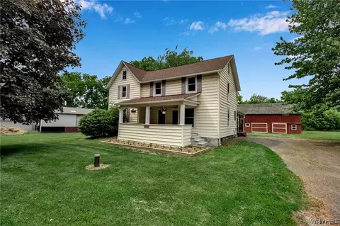 12411 W County House Rd, Albion, NY 14411