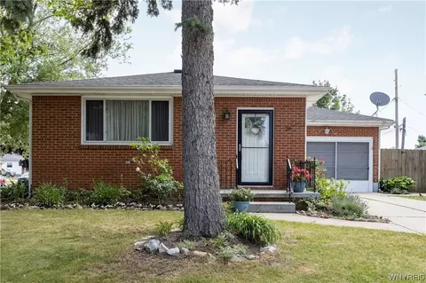 29 Gaby Ln, Cheektowaga, NY 14227