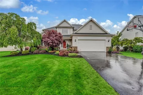 29 Ashwood Ct, Lancaster, NY 14086