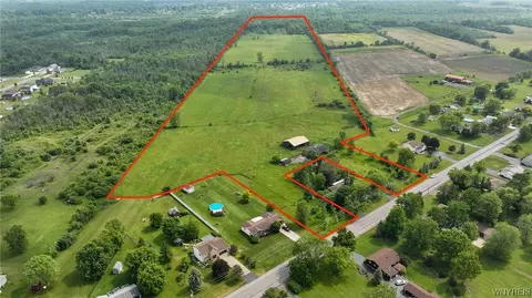 4510 Beach Ridge Rd, Pendleton, NY 14094