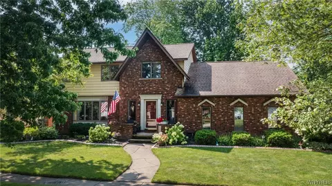 1049 Thomas Fox Dr E, North Tonawanda, NY 14120