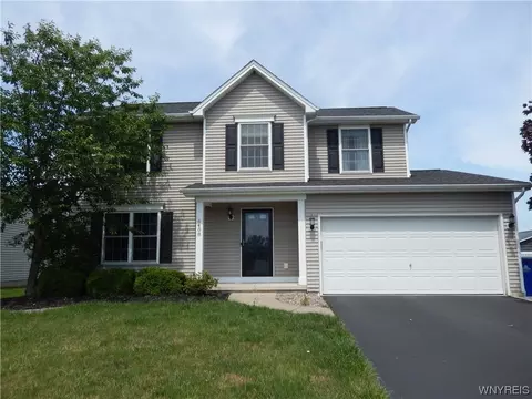 6408 Pincherry Way, Lake View, NY 14085
