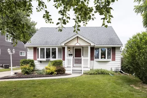 3 Nicholas Dr S, Tonawanda, NY 14150