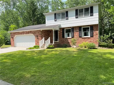 816 Warren Dr, Aurora, NY 14052