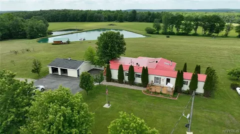 6571 S Center Rd, Lyndon, NY 14727