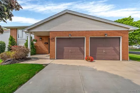 145 Vern Ln, Cheektowaga, NY 14227