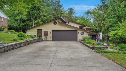 29 Woodland, Springville, NY 14141