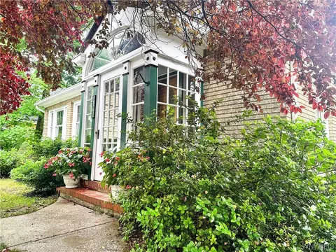 480 Pleasant Ave, Hamburg, NY 14075