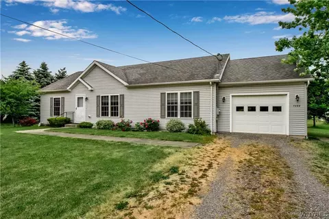 7299 Townline Rd, Pendleton, NY 14120
