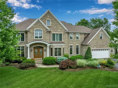 78 Raphael Ct, Amherst, NY 14221