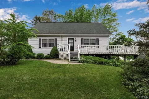 27 S Shore Dr, Bennington, NY 14004