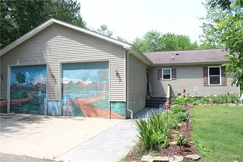 698 Tinkham Rd, Bennington, NY 14011