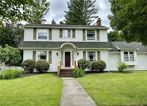 17 S Maple St, Warsaw, NY 14569