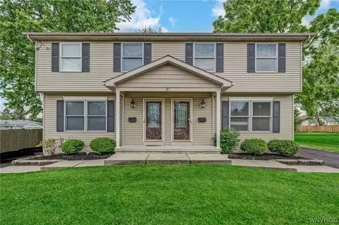 81 Hawley St, Lancaster, NY 14086