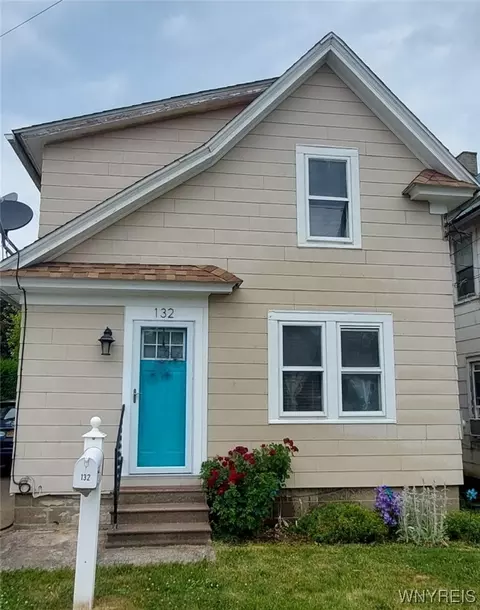 132 Lake Shore Dr W, Dunkirk, NY 14048