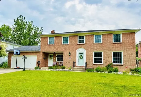 103 Meadowview Ln, Amherst, NY 14221