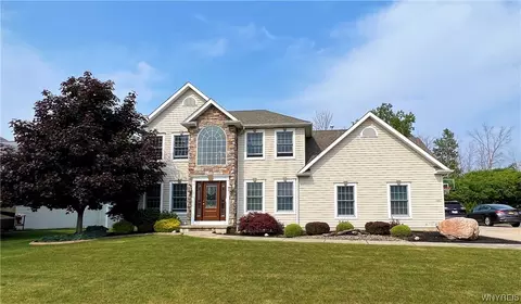 5981 Hewson Rd, Lake View, NY 14085