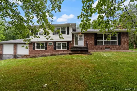 528 Haley Rd, Ontario, NY 14519