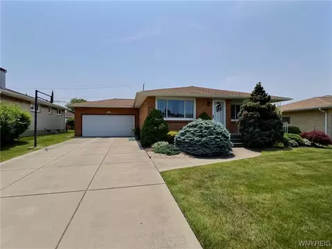 55 Mckenzie Ct, Cheektowaga, NY 14227
