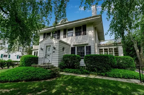 82 High Park Blvd, Amherst, NY 14226