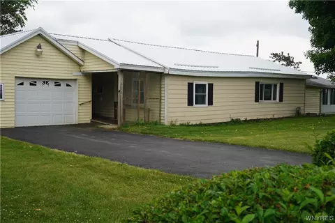 6048 Curriers Rd, Arcade, NY 14009