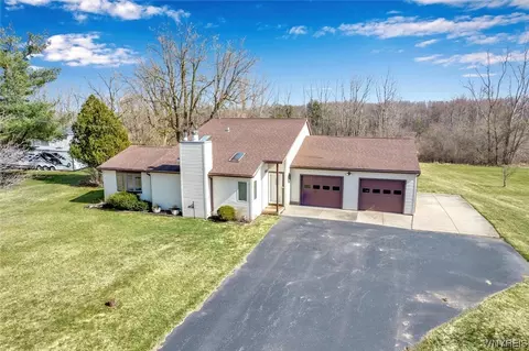 5481 Salt Rd, Shelby, NY 14105