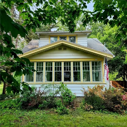 135 Prospect Ave, Hamburg, NY 14075