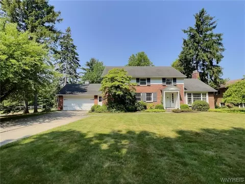 274 Brompton Rd, Amherst, NY 14221