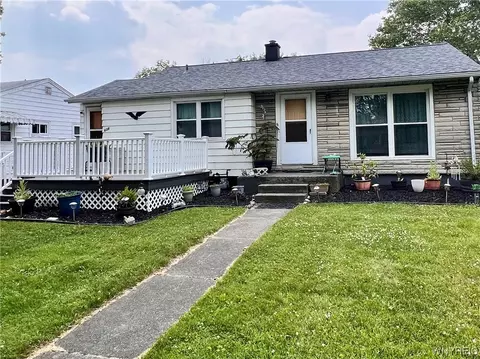 638 67th St, Niagara Falls, NY 14304