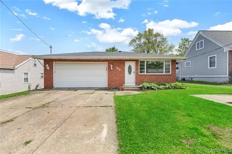 2618 Amsdell Rd, Hamburg, NY 14075