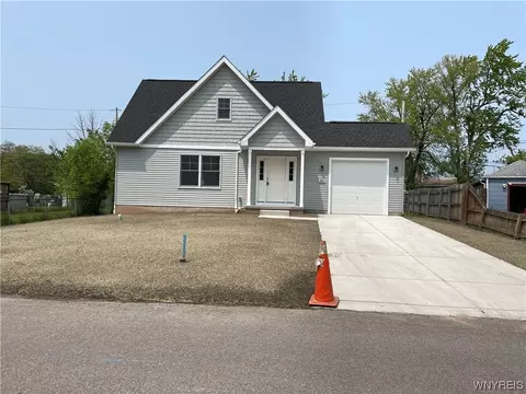 36 Peachrow Ln, Cheektowaga, NY 14225